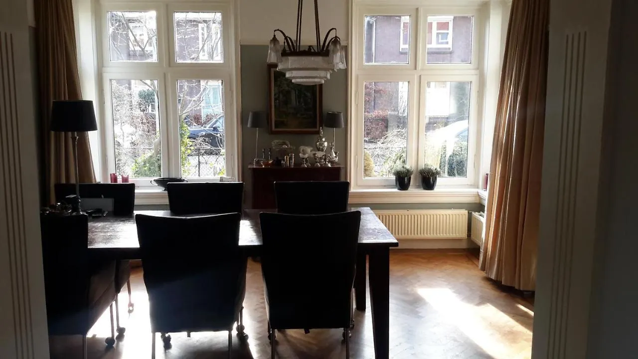 Bed and Breakfast Place 2 Be Eindhoven 0*,  Holandia