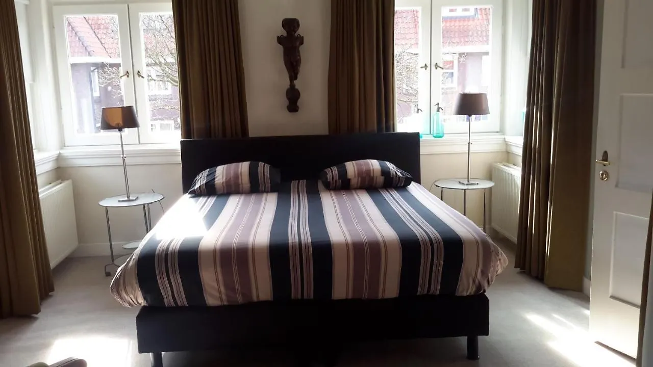 Bed and Breakfast Place 2 Be Eindhoven Nocleg ze śniadaniem